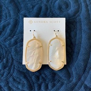 Kendra Scott Elle Earrings